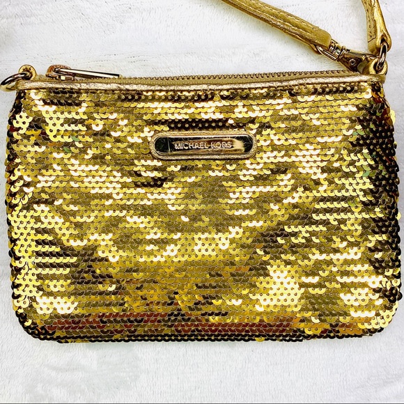 Michael Kors Handbags - * MICHAEL KORS Gold Sequin Wristlet *